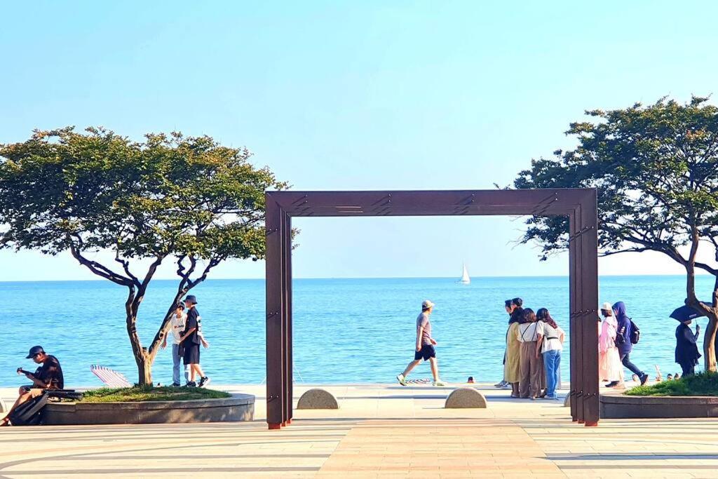 Apartament Haeundai Beach 1 Cho Pusan Zewnętrze zdjęcie